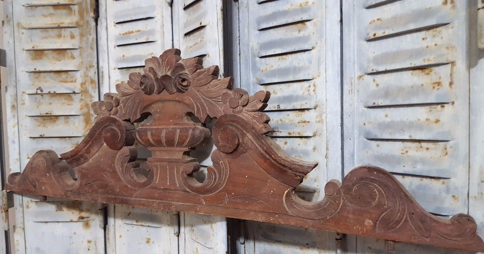 CARVED WOOD PEDIMENT ANTIQUE FRENCH FLOWER WEATHERED SALVAGED CARVING CREST 19th