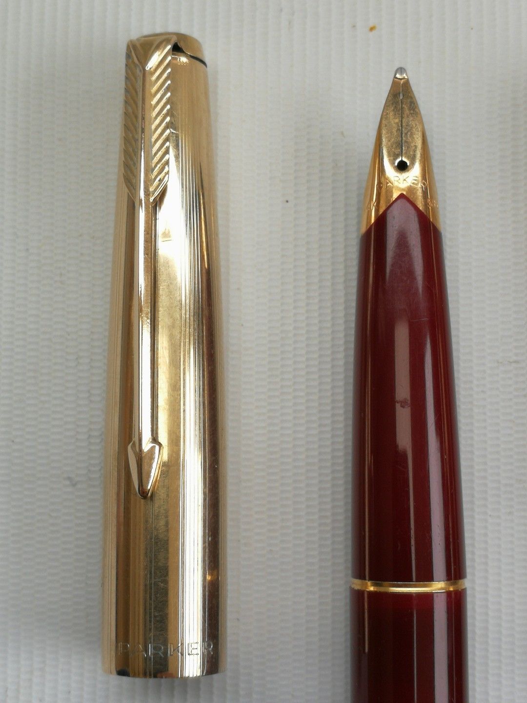 Vtg Maroon Parker 65 Fountain Pen & Pencil Set Gold Plate Custom Cap 14K Nib Box