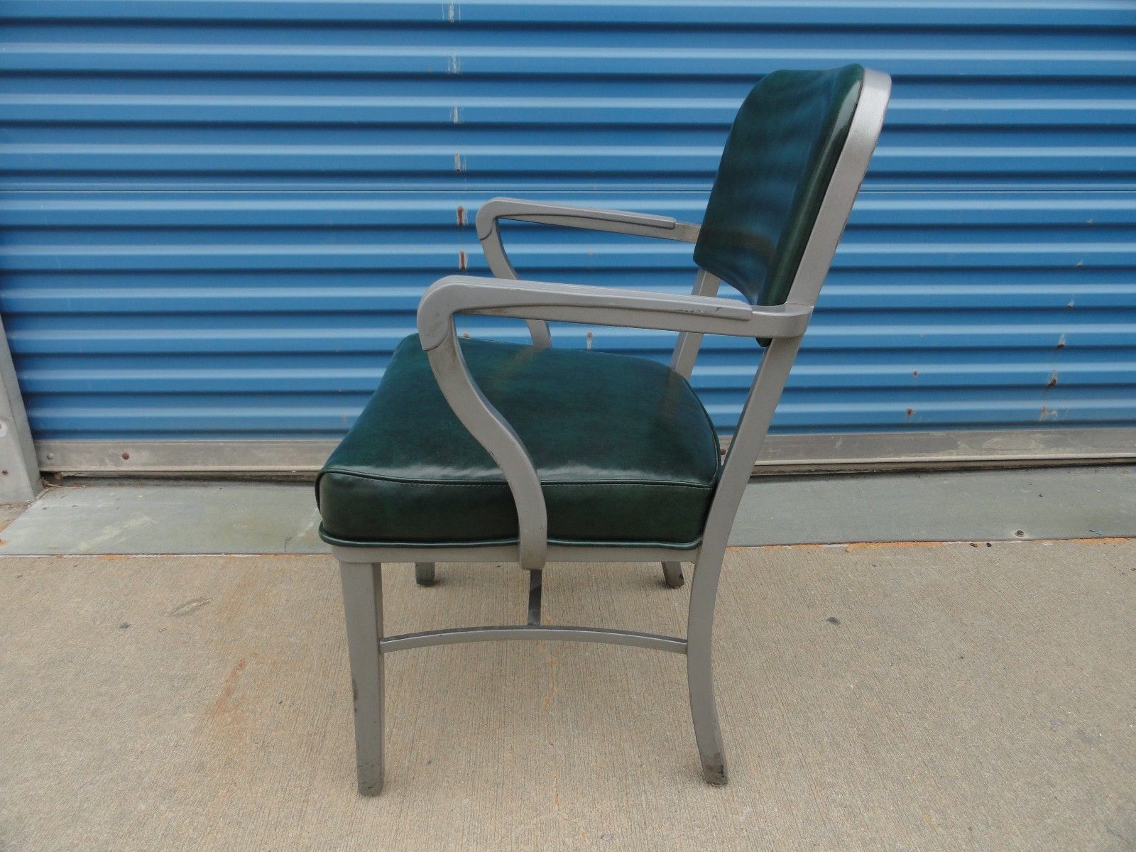 VINTAGE 1960's STEELCASE INDUSTRIAL TANKER ARM CHAIR GREEN