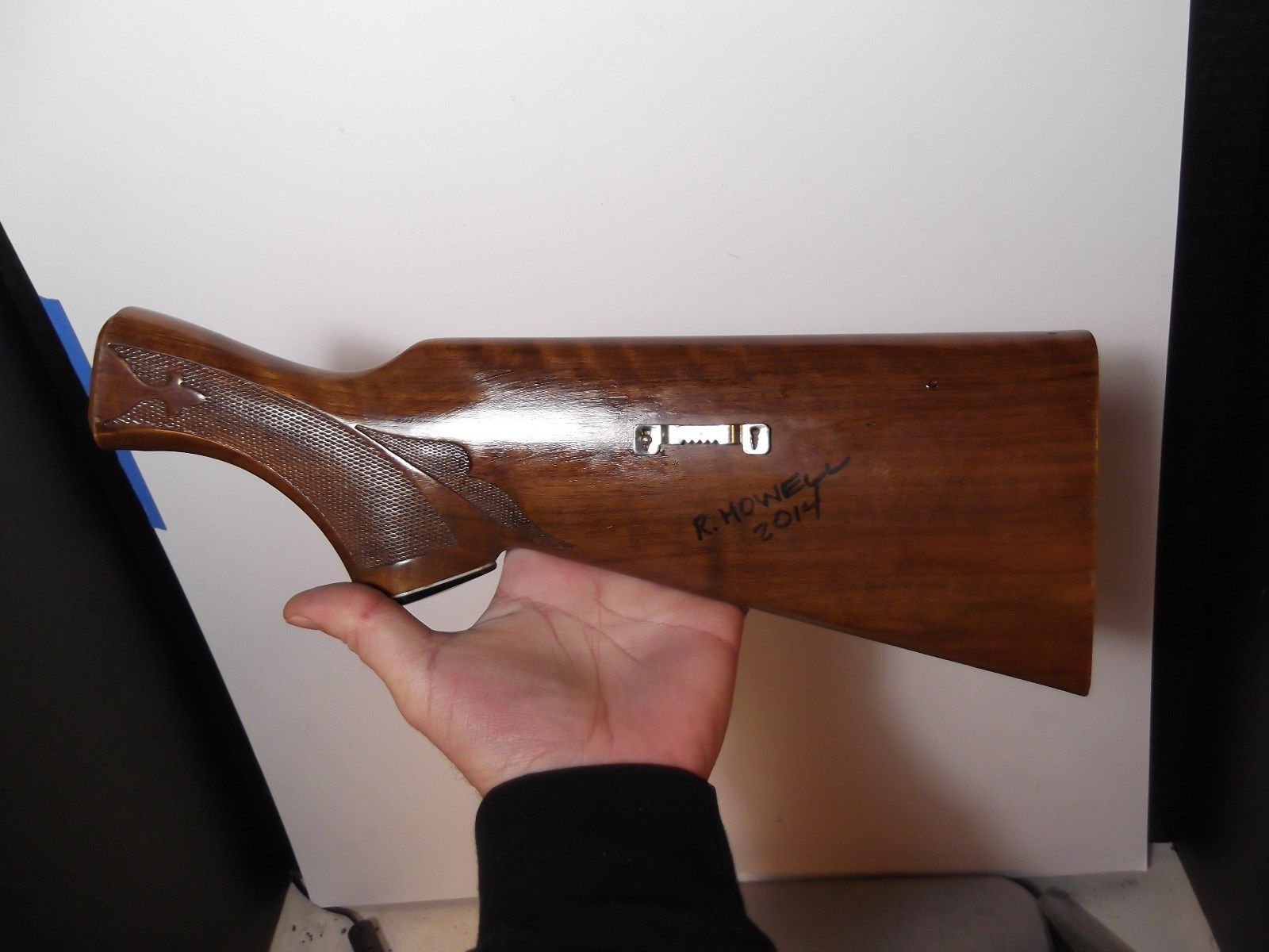 MALLARD DUCK IN FLIGHT HAND CARVED WOOD GUN STOCK 2014 BY R. HOWELL