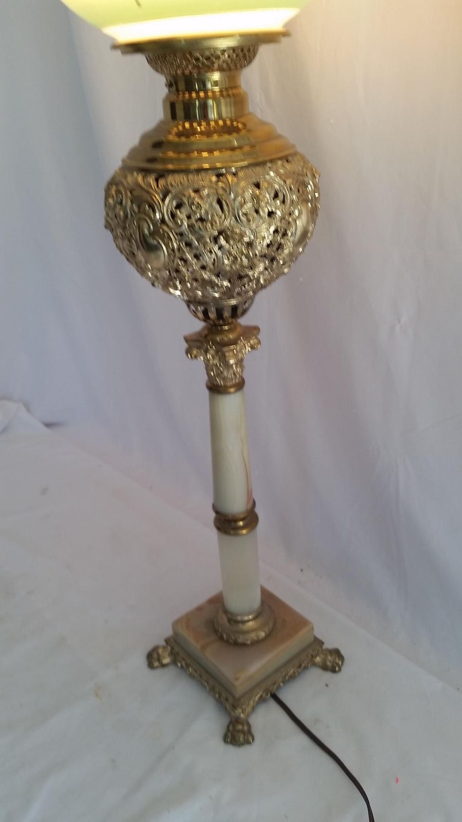 Antique Parlor,Banquet,GWTW Gilt Oil Lamp,Painted Roses Shade,Marble,Electrified