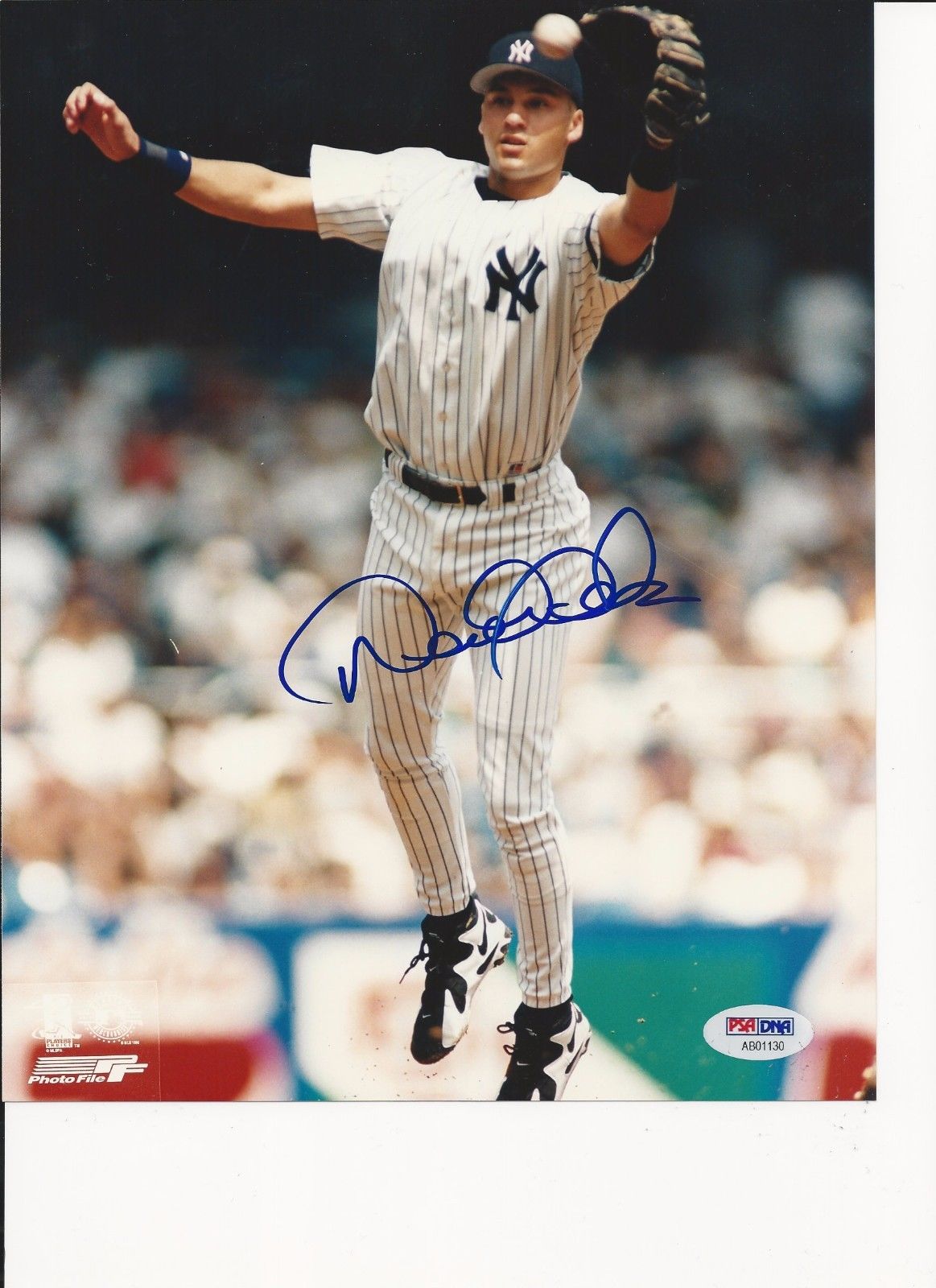 DEREK JETER (NY Yankees) Signed 8x10 PHOTO with PSA COA