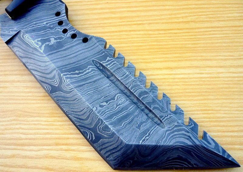 CUSTOM DAMASCUS STEEL HUNTING TRACKER KNIFE / BOWIE / DAGGER / SWORD / BUFFALO H