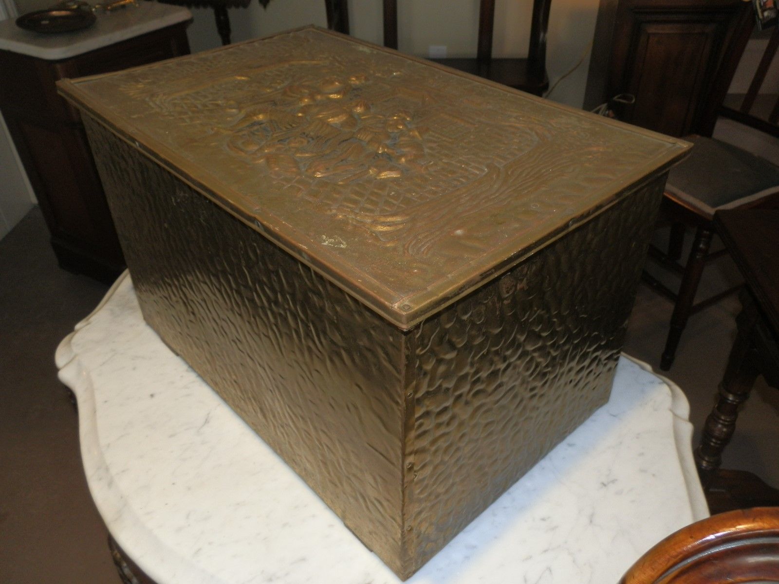 Sweet Embossed Vintage Brass Fireplace Hearth Kindling Box