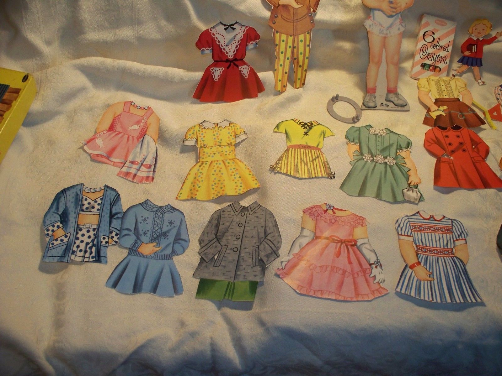 Magic Stay-on Dresses with Doll by Whitman