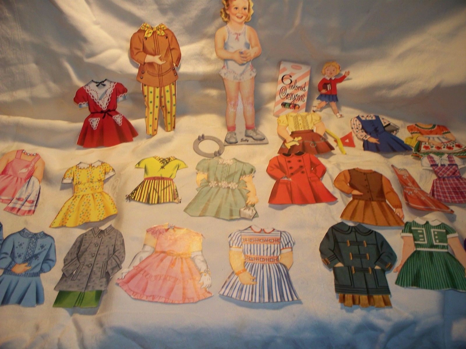 Magic Stay-on Dresses with Doll by Whitman