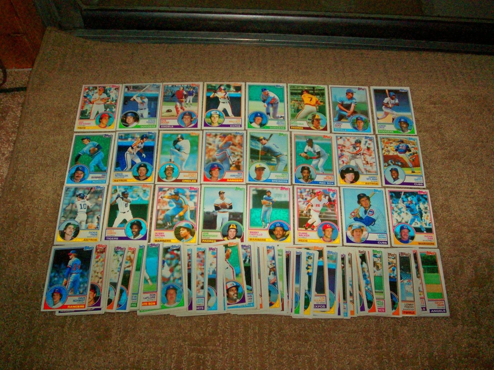 138 VINTAGE TOPPS BASEBALL CARDS FROM 1983