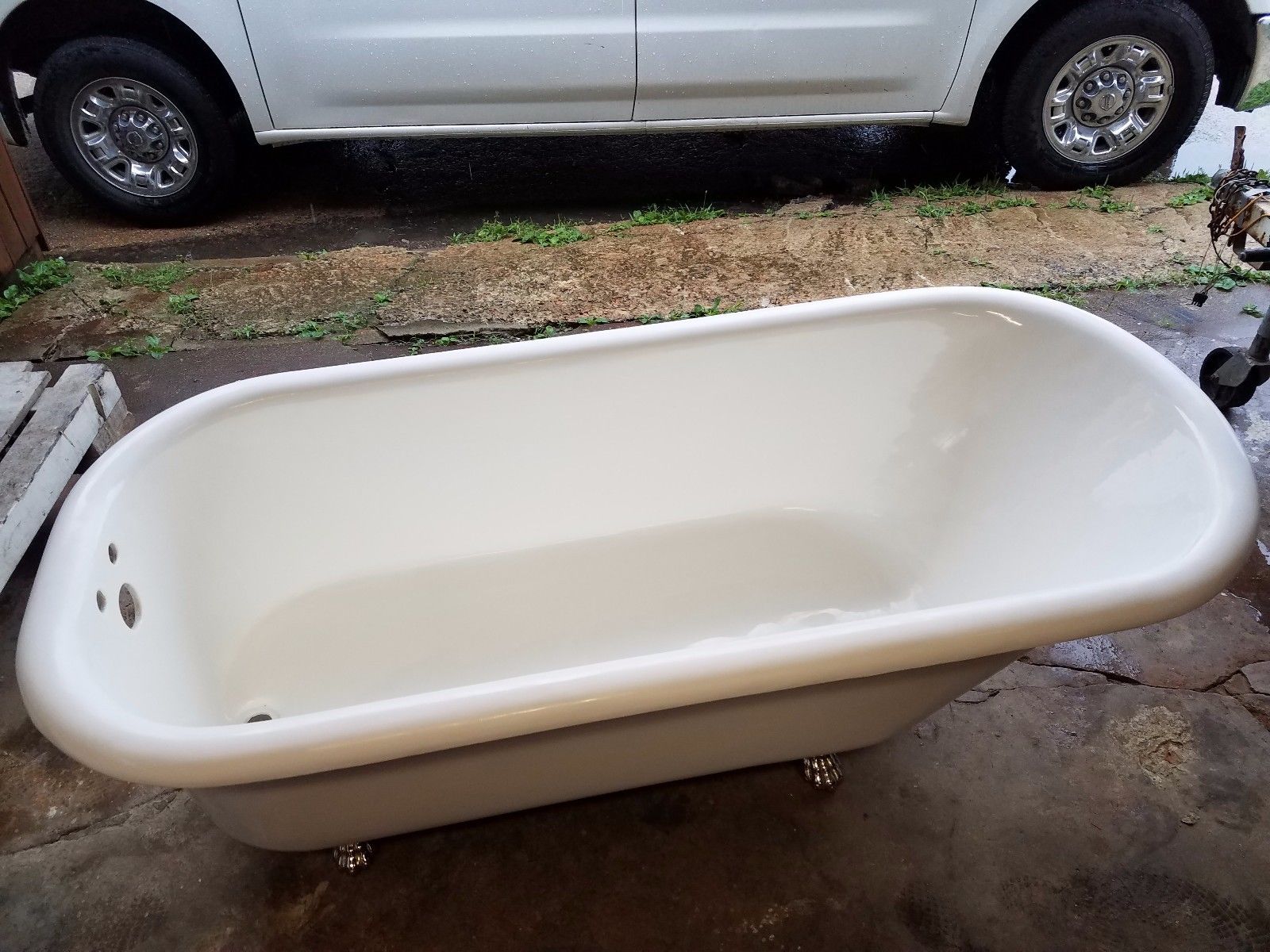 5 1/2 foot antique clawfoot bathtub