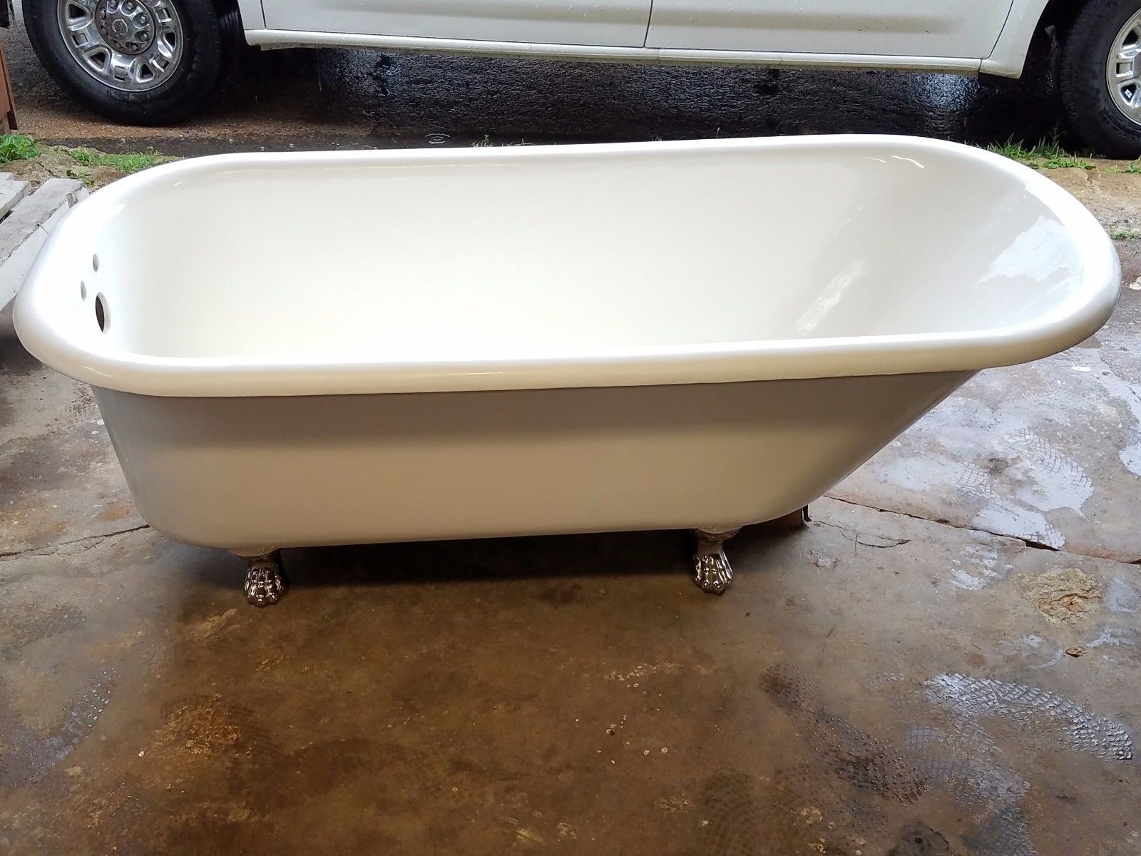 5 1/2 foot antique clawfoot bathtub