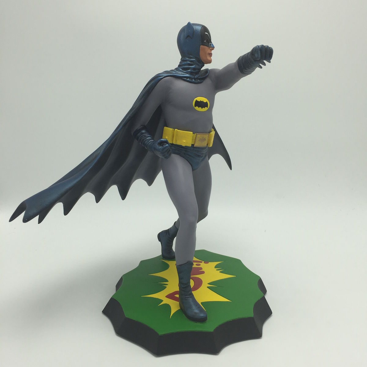 Diamond Select Toys Batman 1966 Adam West Statue