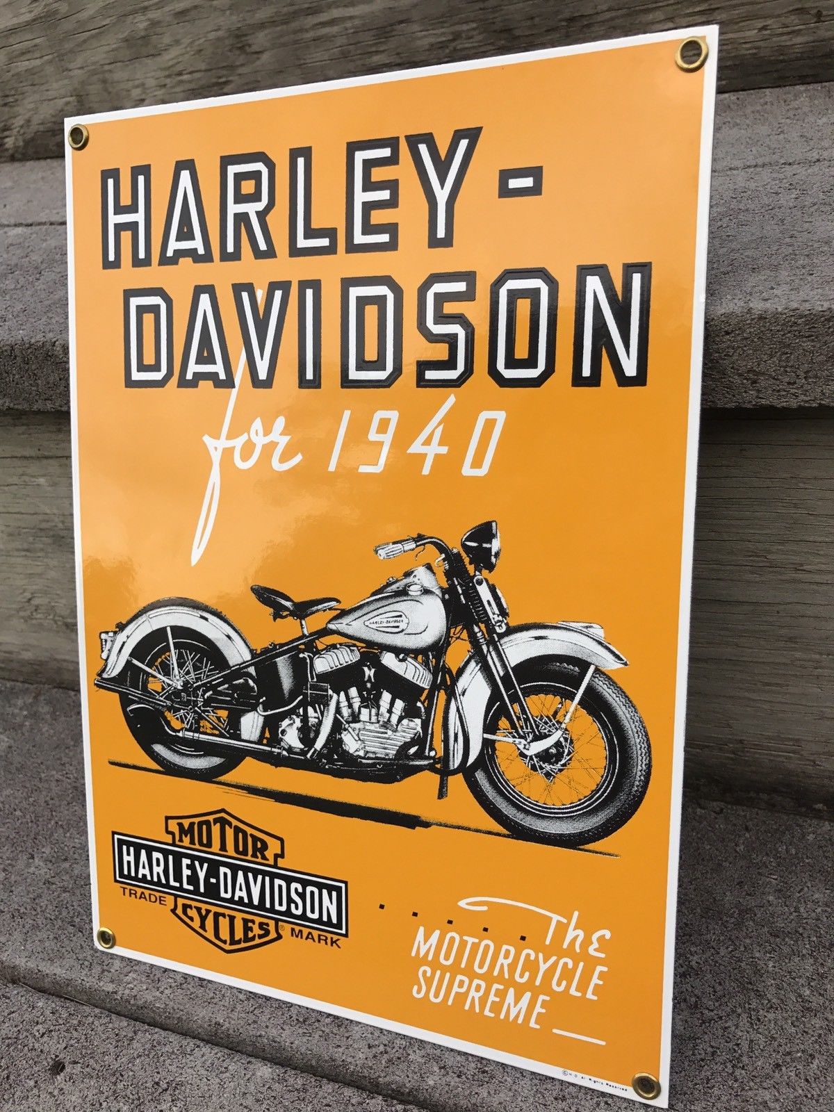 VINTAGE HARLEY DAVIDSON MOTORCYCLE 1940 DEALER PORCELAIN METAL GAS OIL SIGN