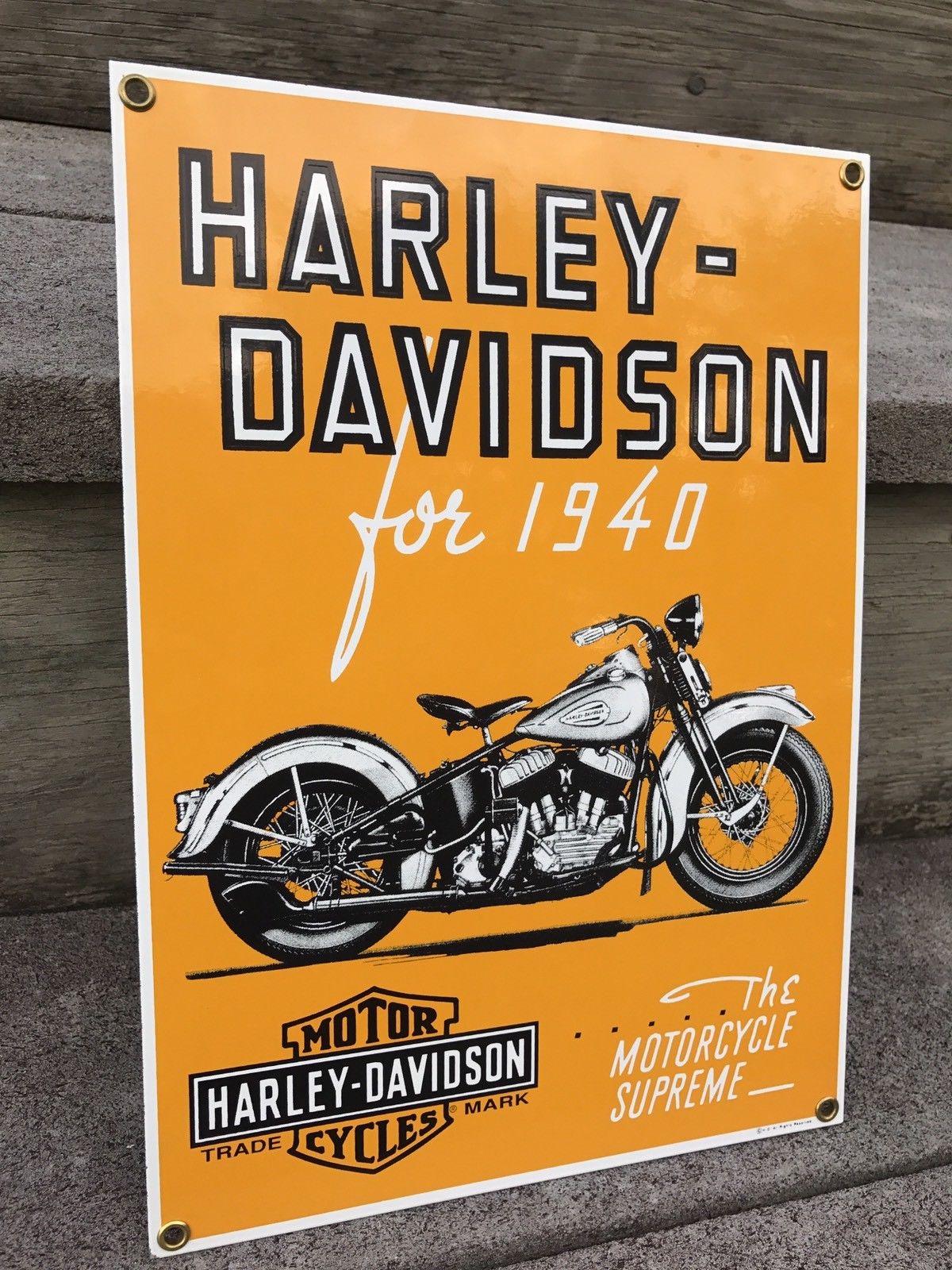 VINTAGE HARLEY DAVIDSON MOTORCYCLE 1940 DEALER PORCELAIN METAL GAS OIL SIGN