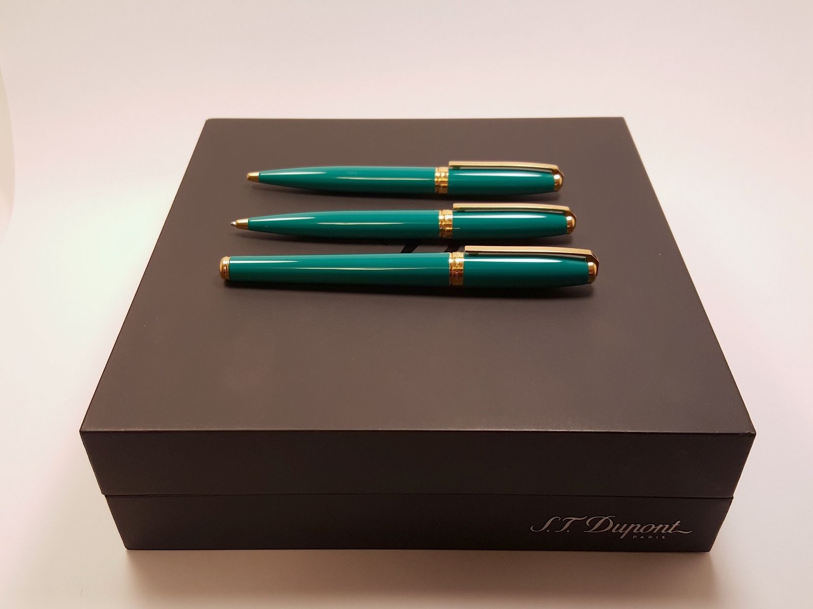 S.T. Dupont Fidelio Green Lacquer Pencil, Ballpoint Pen & Fountain Pen Set