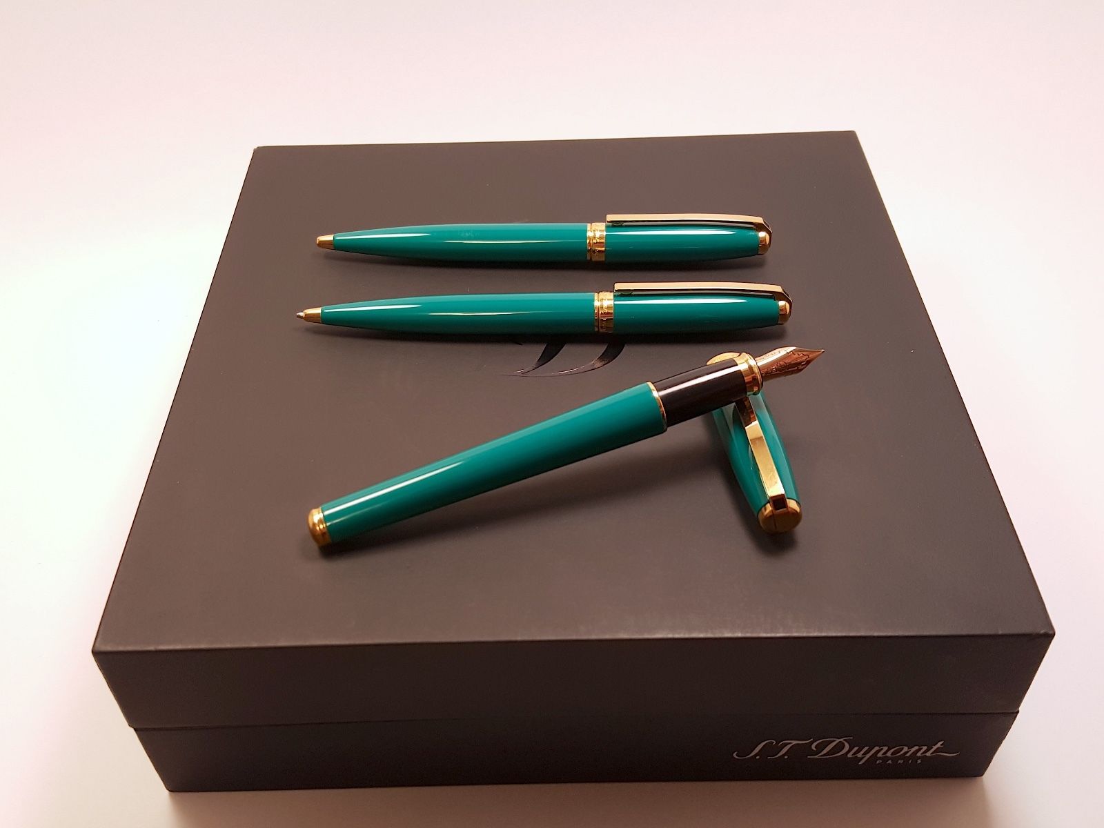 S.T. Dupont Fidelio Green Lacquer Pencil, Ballpoint Pen & Fountain Pen Set