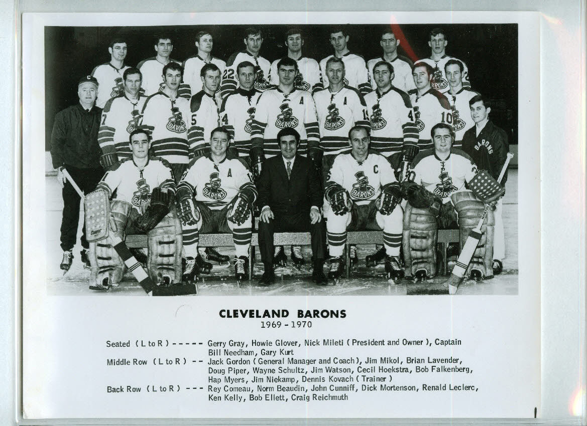 VINTAGE 1969-70 CLEVELAND BARONS AHL ORIGINAL TEAM ISSUE 8x10 HOCKEY PHOTOGRAPH