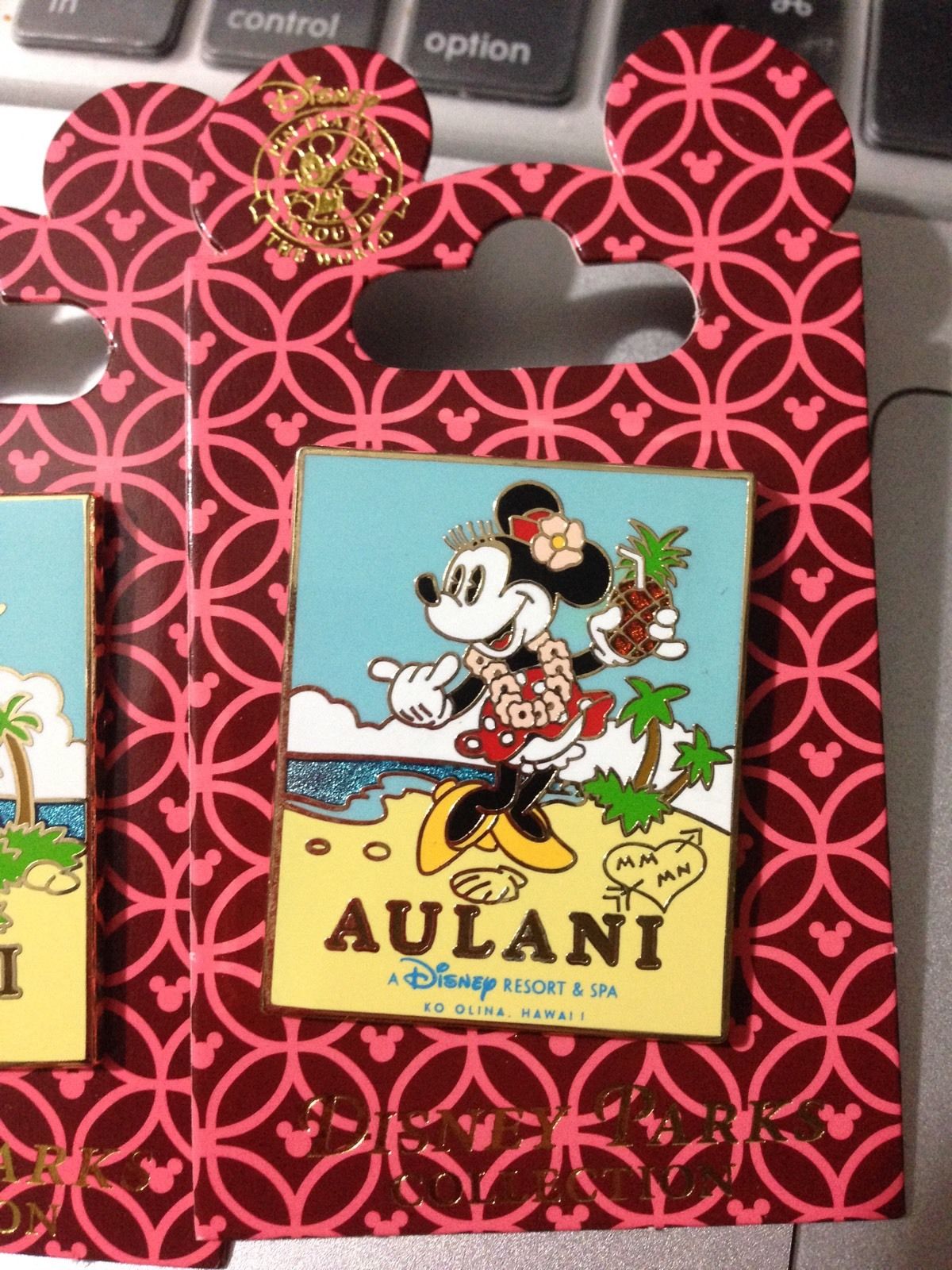 Aulani Disney Resort Aloha Mickey and Minnie Mouse Disney 2 Pins