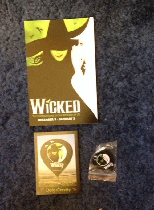 NEW Wicked Broadway Theater SHOW Tac Lapel Pin Souvenir & Cards WOZ Collectible