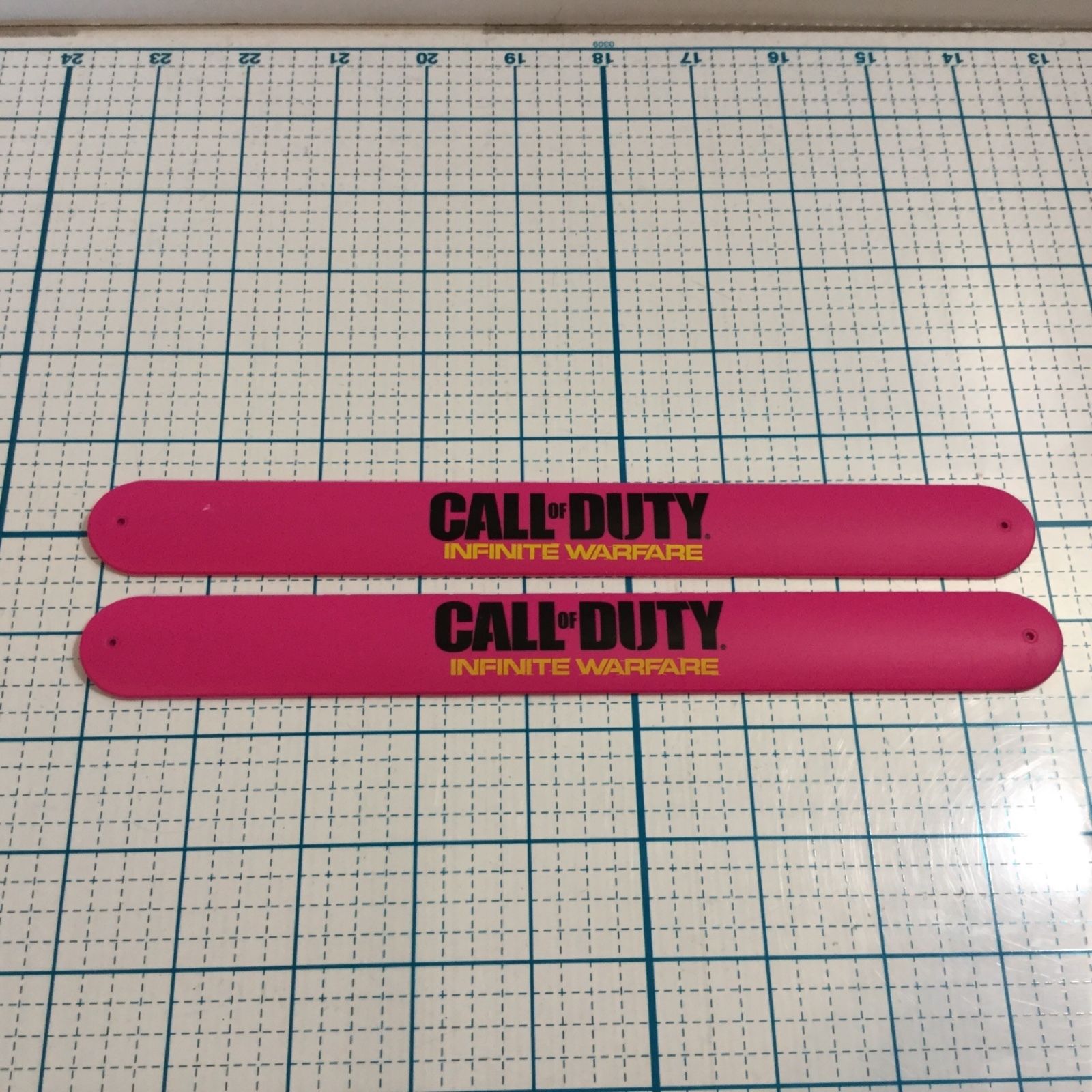 (2) GameStop Exclusive CALL OF DUTY Infinite Warfare Promo Pink Slap Bracelets