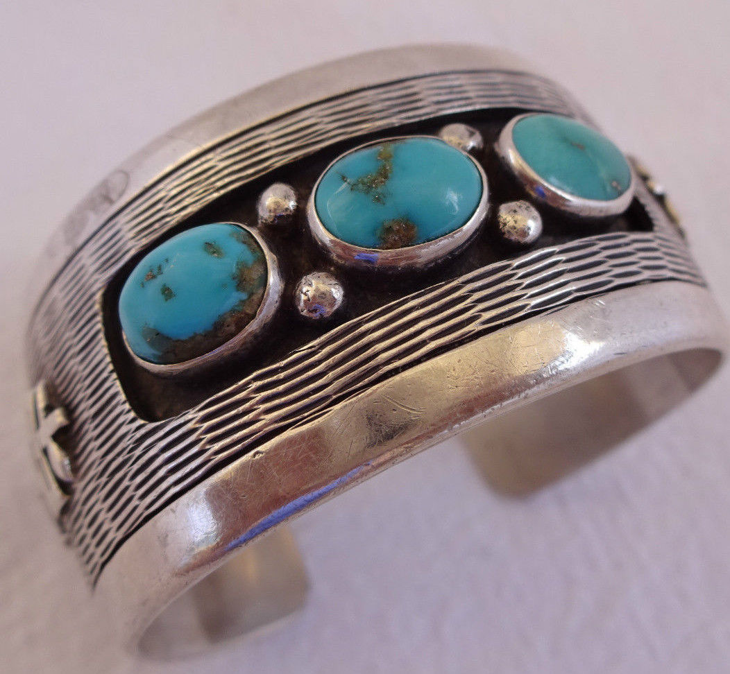 Signed Vintage NAVAJO Sterling Silver & TURQUOISE Cuff BRACELET Small Size Wrist