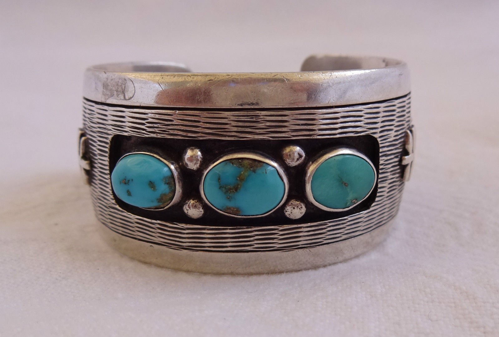 Signed Vintage NAVAJO Sterling Silver & TURQUOISE Cuff BRACELET Small Size Wrist