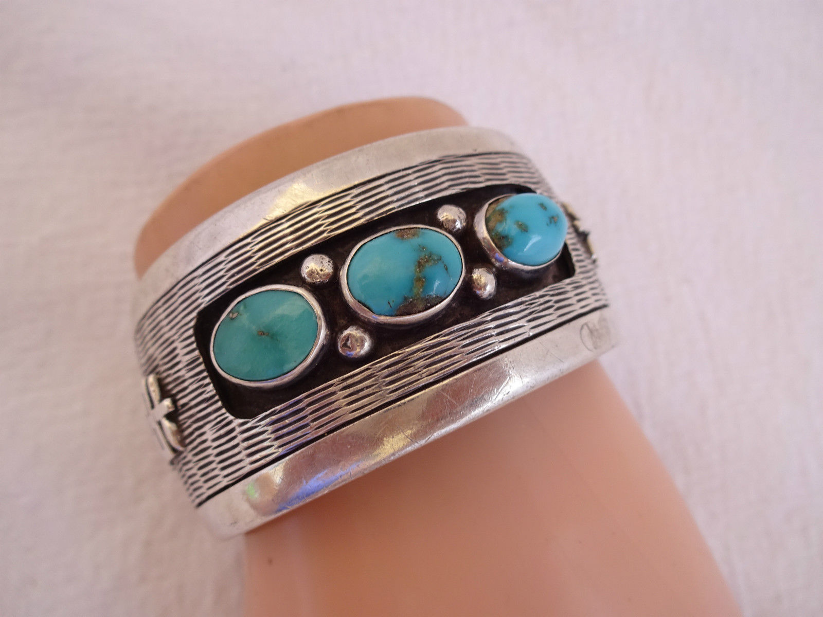 Signed Vintage NAVAJO Sterling Silver & TURQUOISE Cuff BRACELET Small Size Wrist