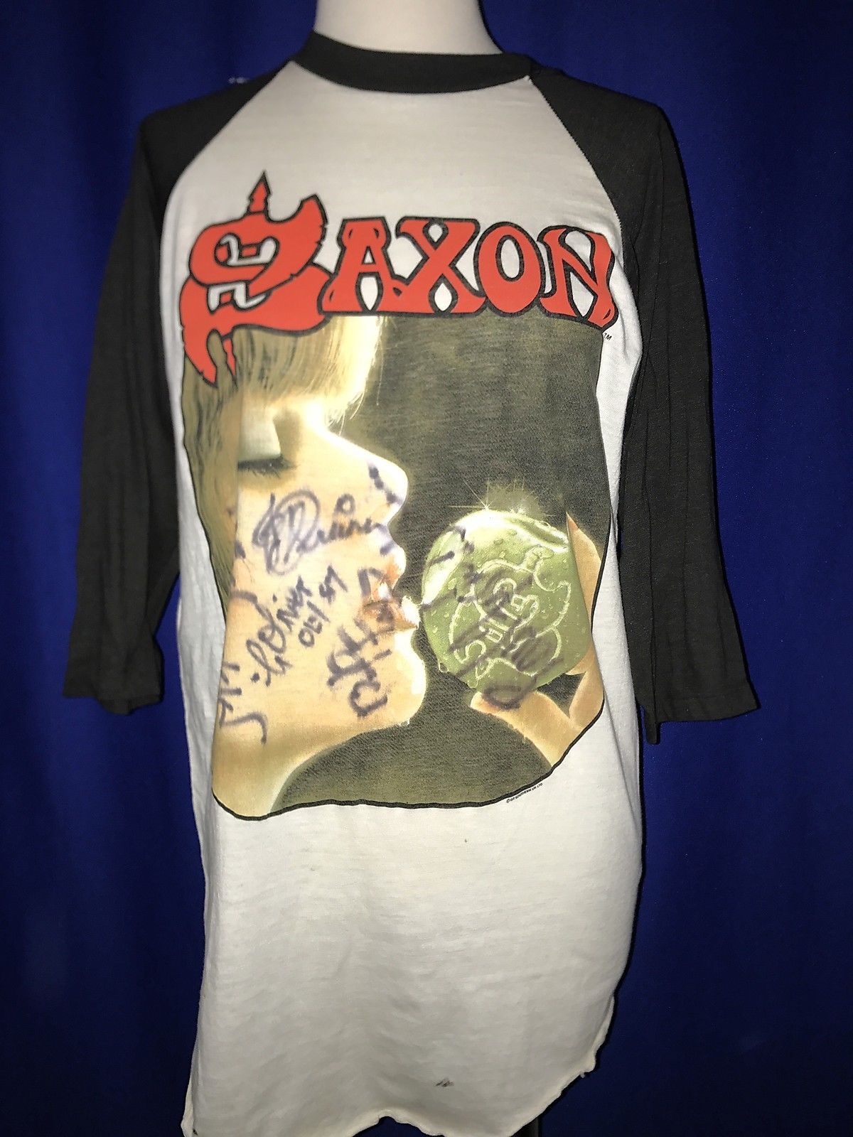 vintage 1986 Saxon World TOUR CONCERT TSHIRT jersey shirt SIGNED by BAND LARGE