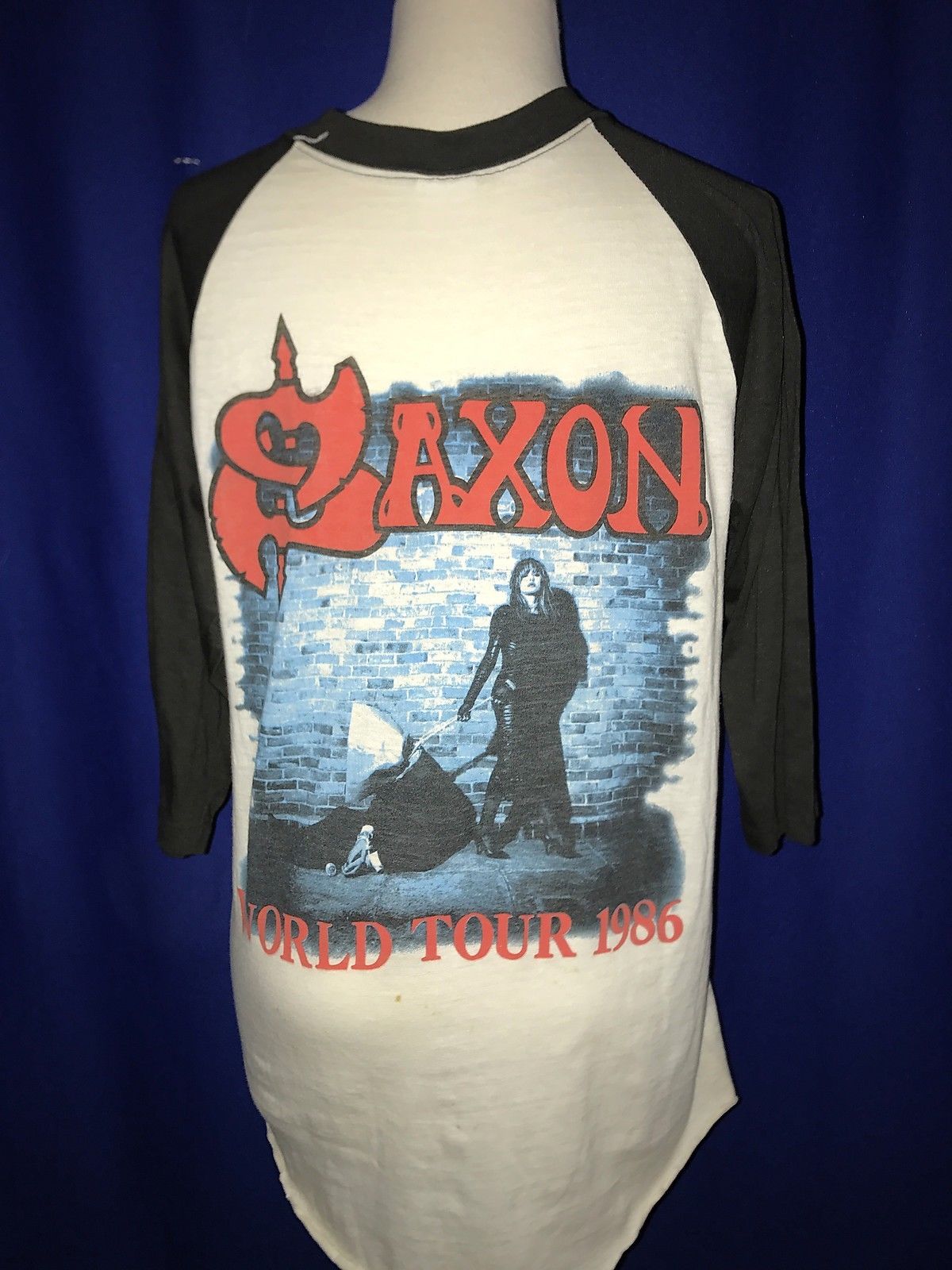 vintage 1986 Saxon World TOUR CONCERT TSHIRT jersey shirt SIGNED by BAND LARGE