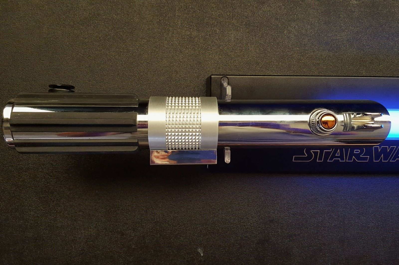 Star Wars Anakin Skywalker ROTS Force FX Master Replica Lightsaber SW-208 2005