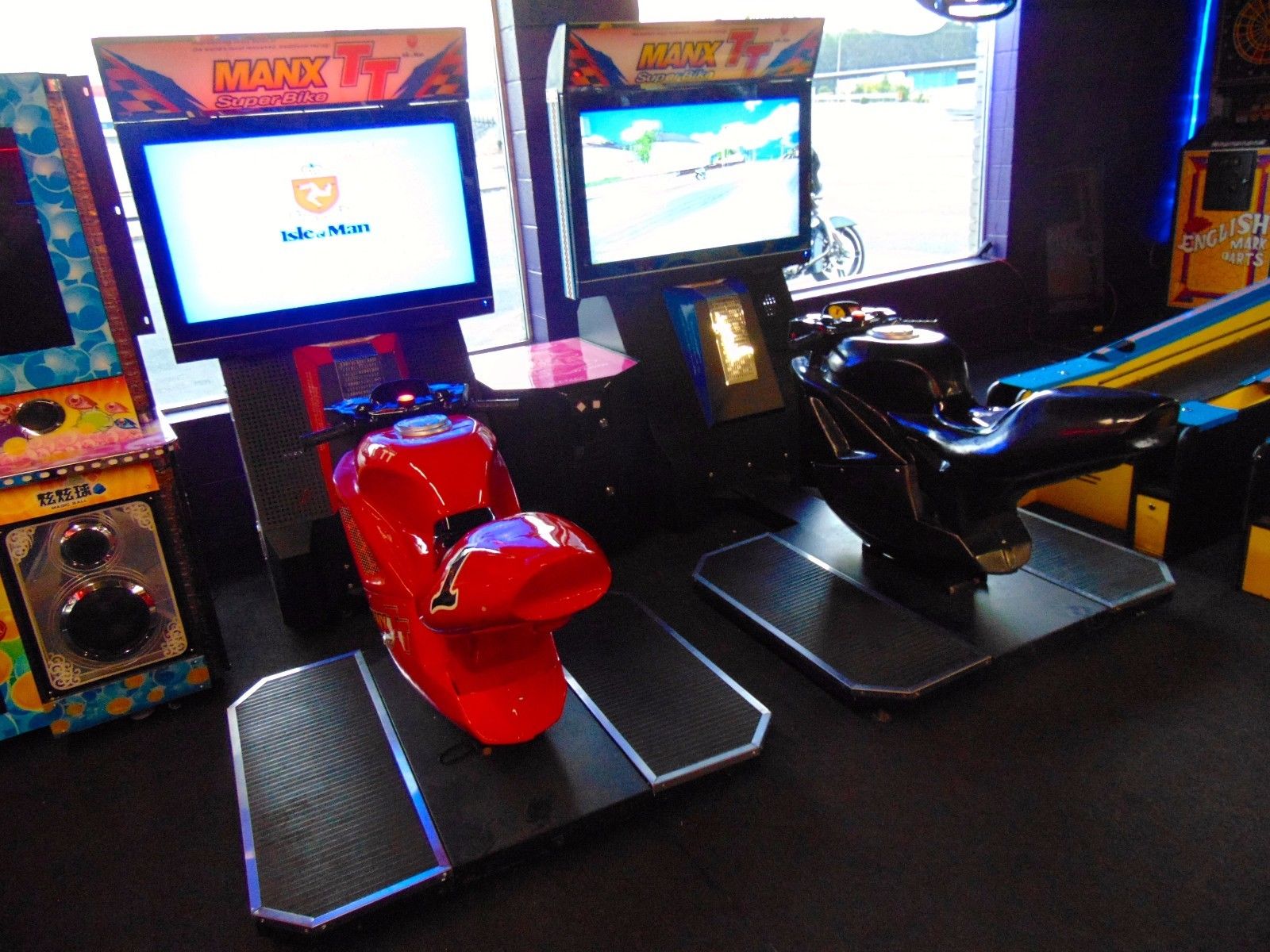 MANX TT SUPERBIKE TWIN ARCADE MOTORCYCLE GAME