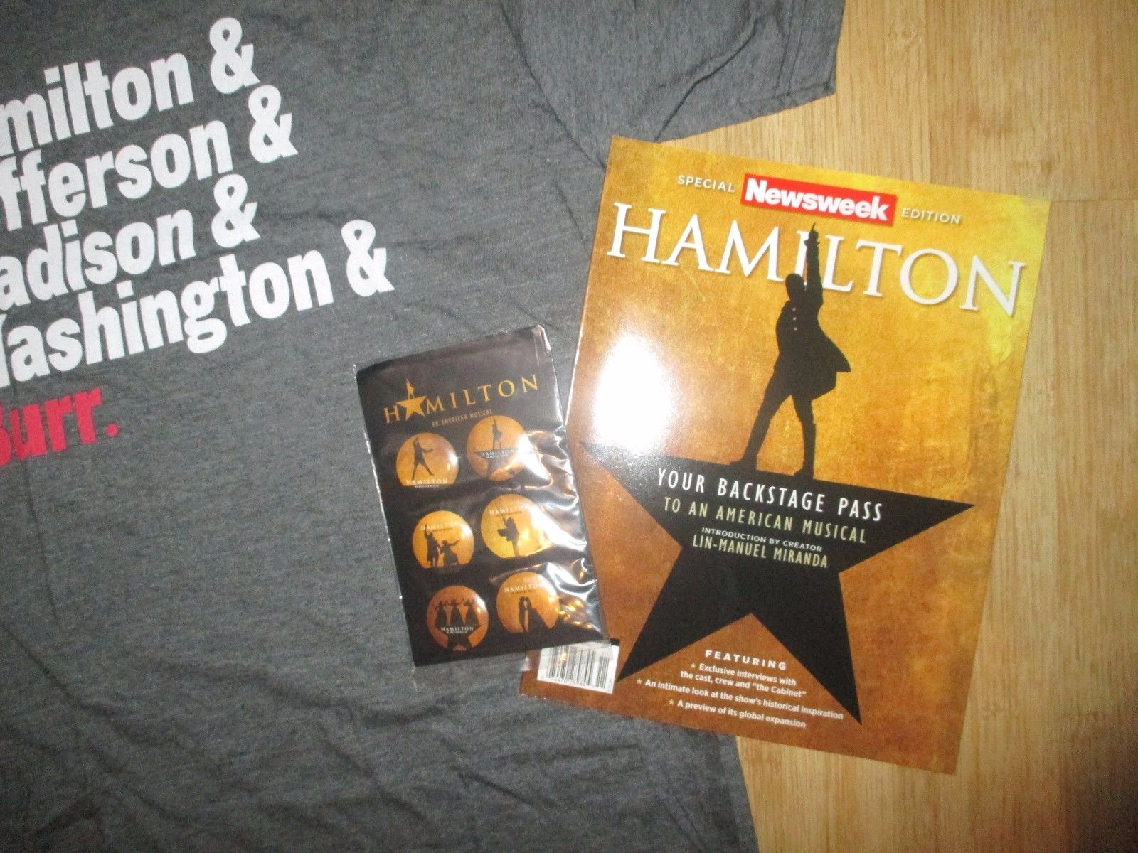 NEW Hamilton Broadway Musical OFFICIAL T TEE SHIRT MENS L Buttons Newsweek Book