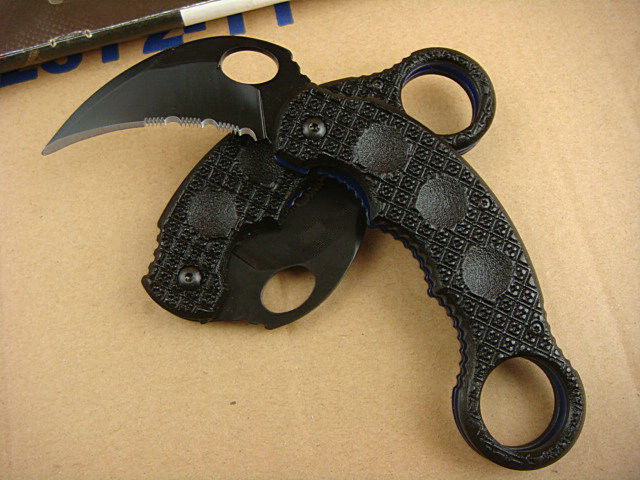 Sharp karambit Tactical Folding Pocket Knife Claw Saber Outdoor Survival Tool