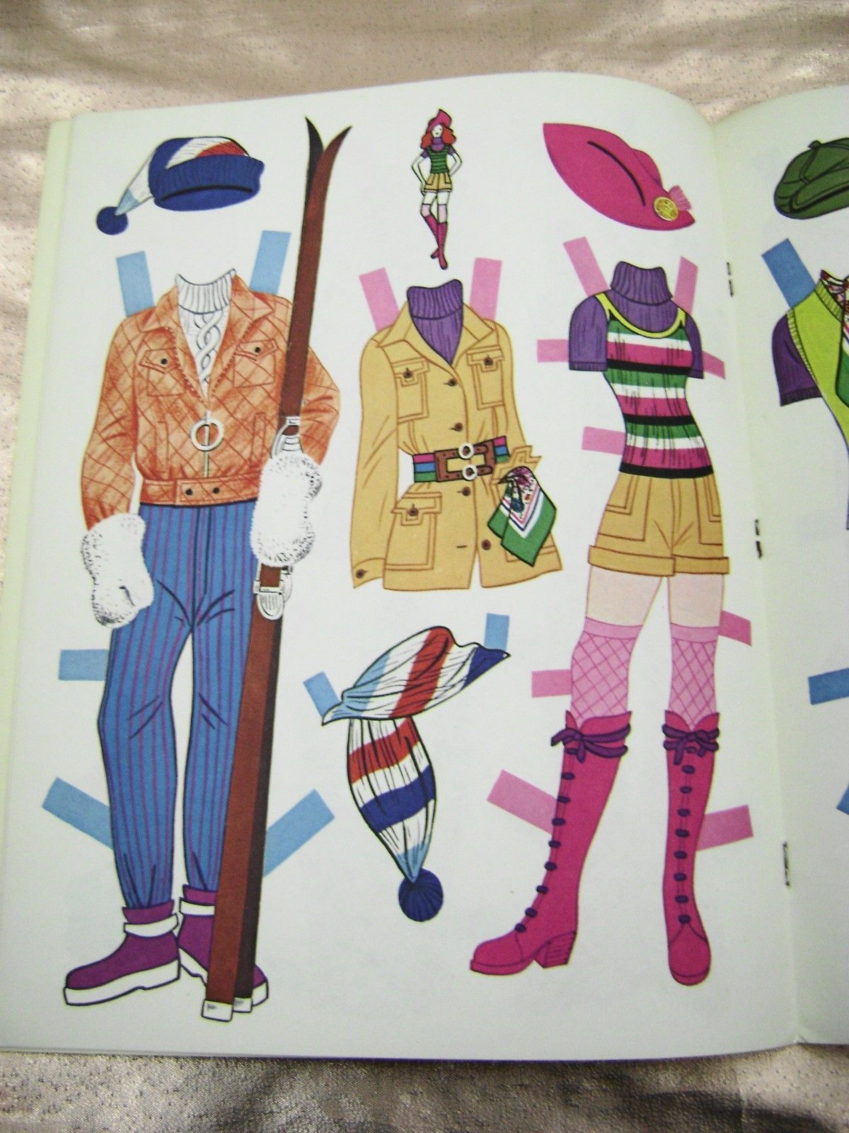 VTG PAPER DOLLS 1970s MODS 1960s FASHIONS  WHITMAN/GOLDEN  UNCUT $1 SHIPPING!!!