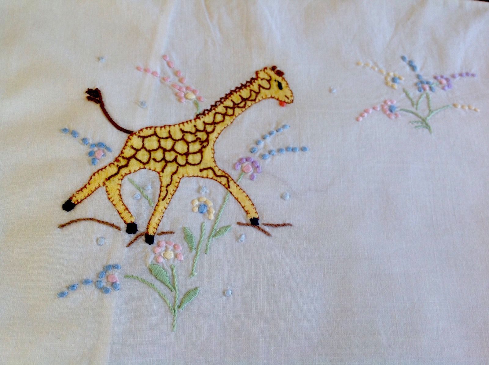 GORGEOUS VINTAGE HAND EMBROIDERED LINEN APPLIQUÉ GIRAFFE CUSHION PILLOW COVER