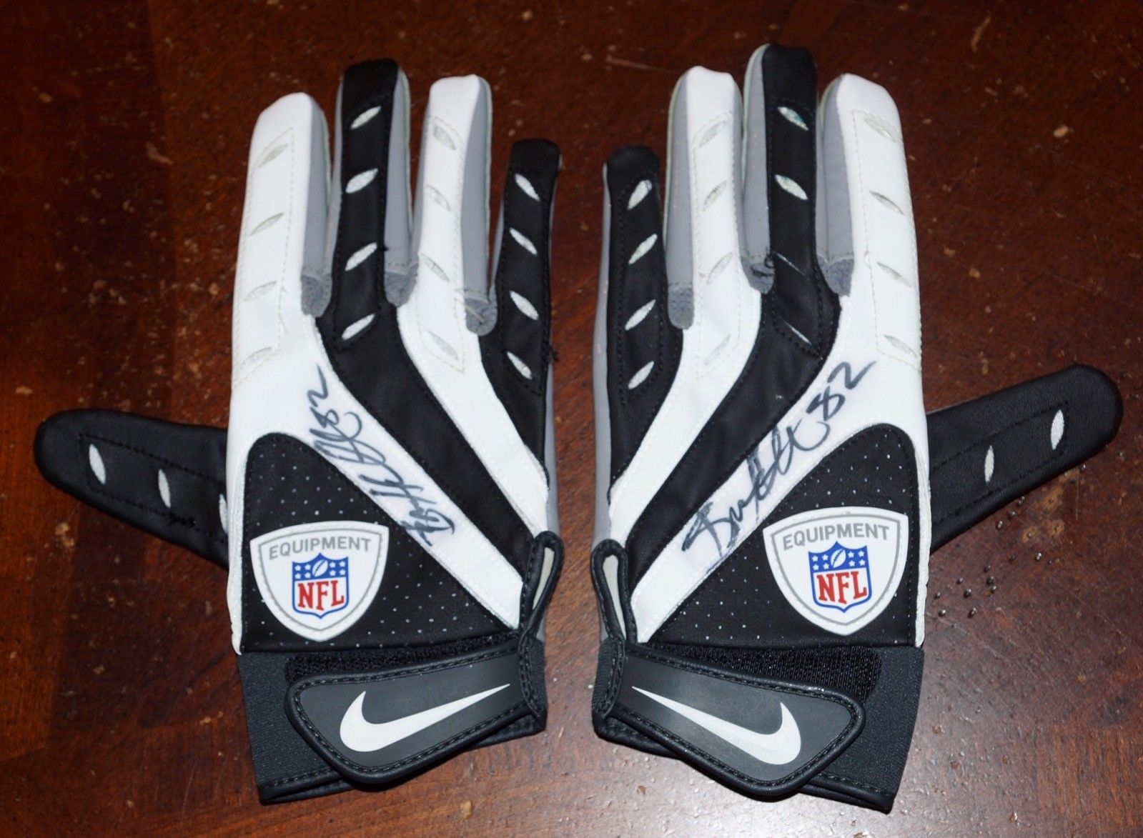 BRIAN HARTLINE #82 SIGNED Game Used NFL equipment GLOVES Pair  - Miami Dolphins