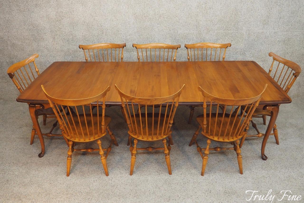 Superior Windsor Nichols & Stone set of 8 Dining Room Suite Farm Table Chairs