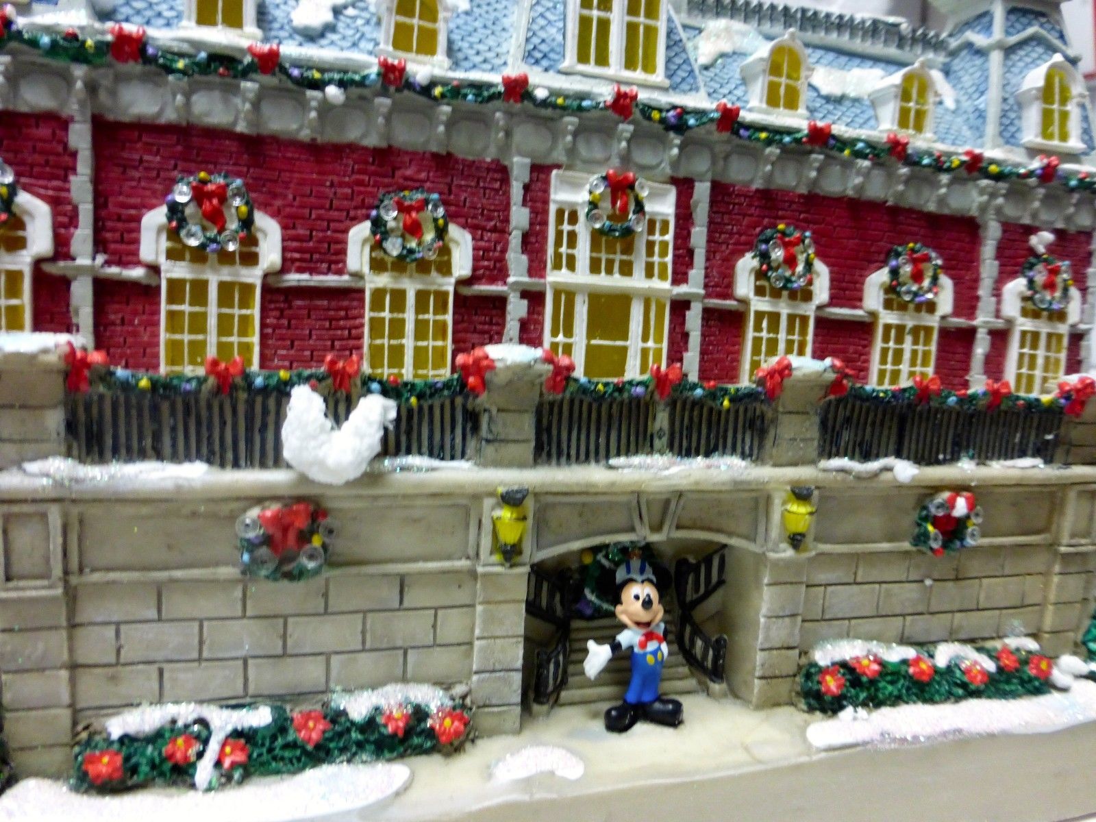 Rare DISNEY Holiday/Christmas Village - TRAIN STATION w/MICKEY MOUSE - Light Up