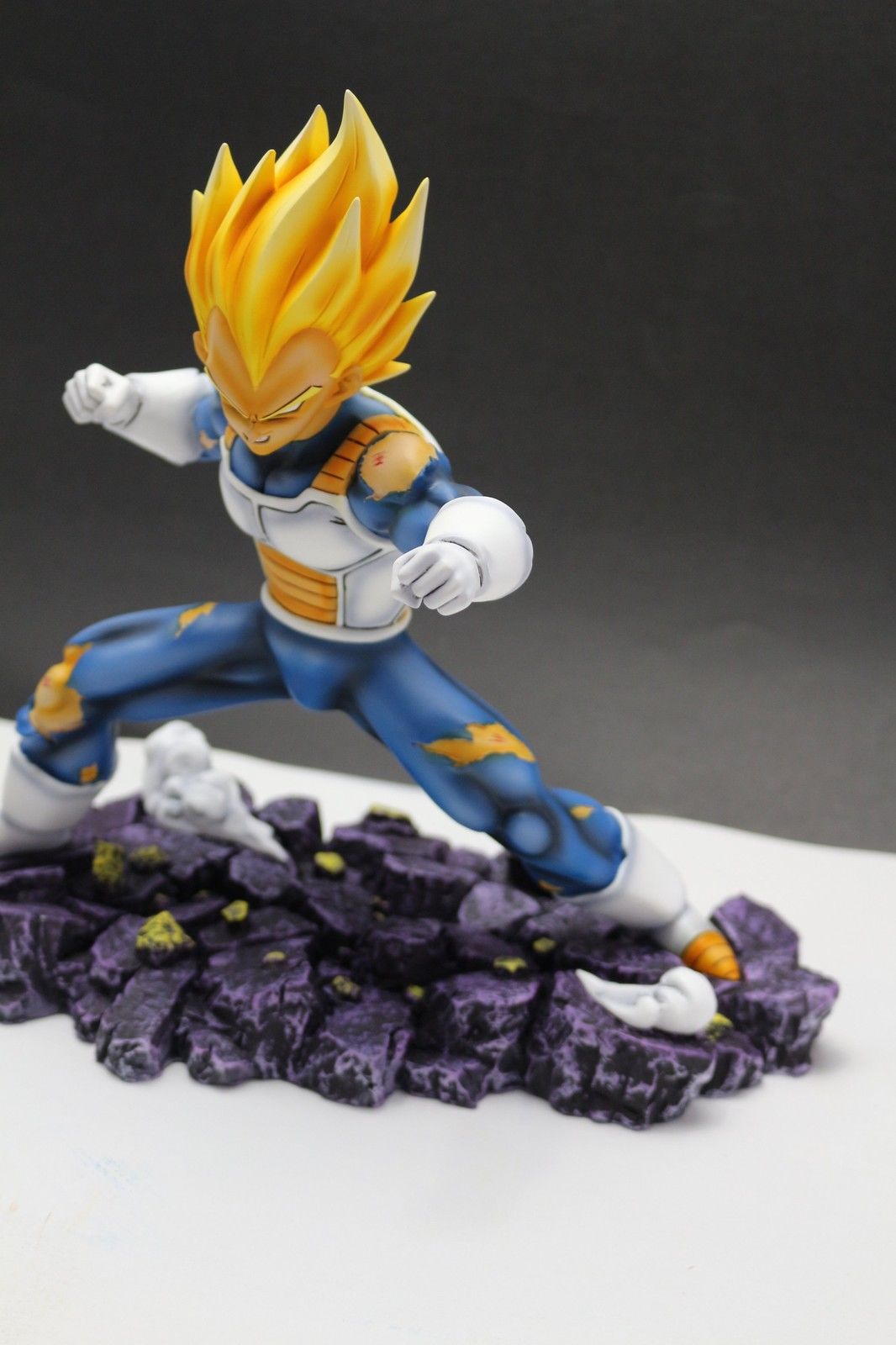 NEW DRAGON BALL Z DBZ SUPER SAIYAN VEGETA FIGHT 25CM RESIN FIGURE FOR COLLECTION