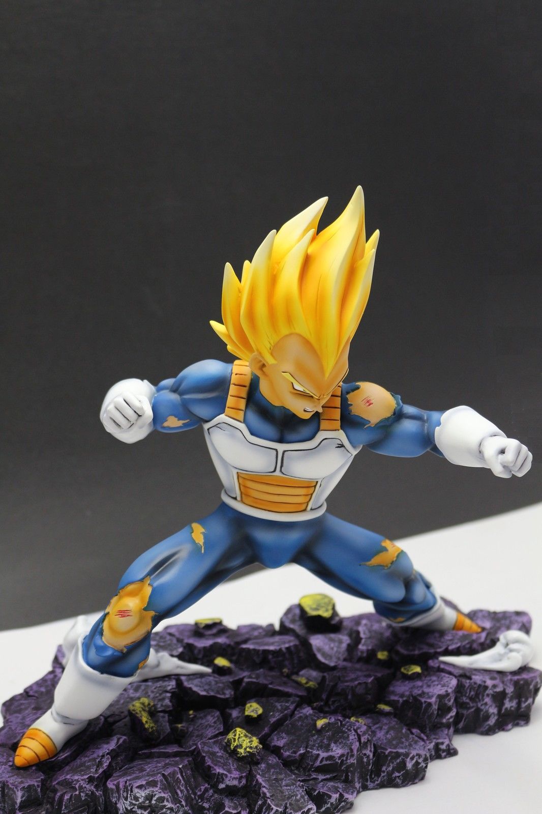 NEW DRAGON BALL Z DBZ SUPER SAIYAN VEGETA FIGHT 25CM RESIN FIGURE FOR COLLECTION