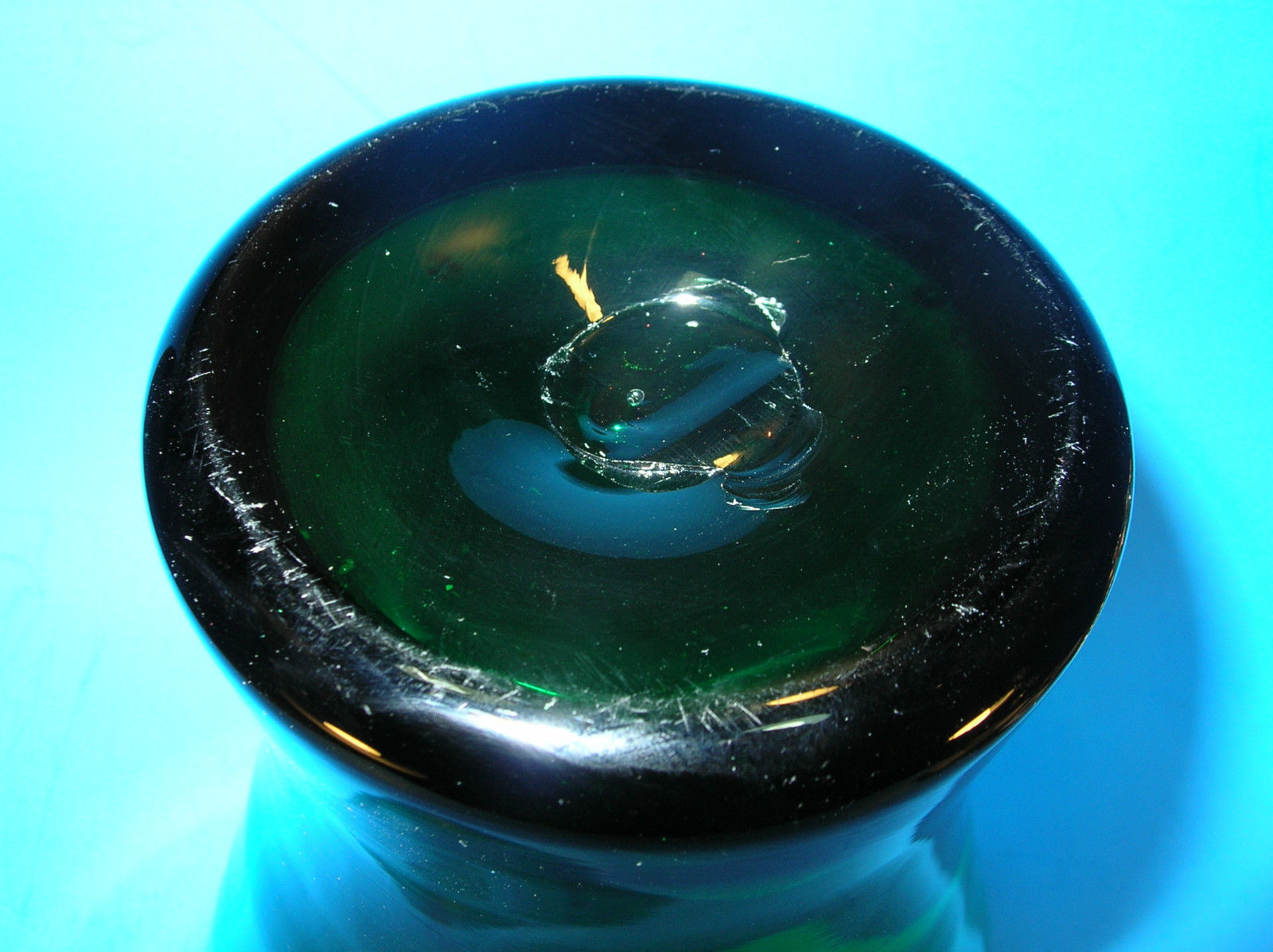 Vintage 10" Tall EMERALD GREEN ART GLASS PINCH VASE ...?BLENKO?