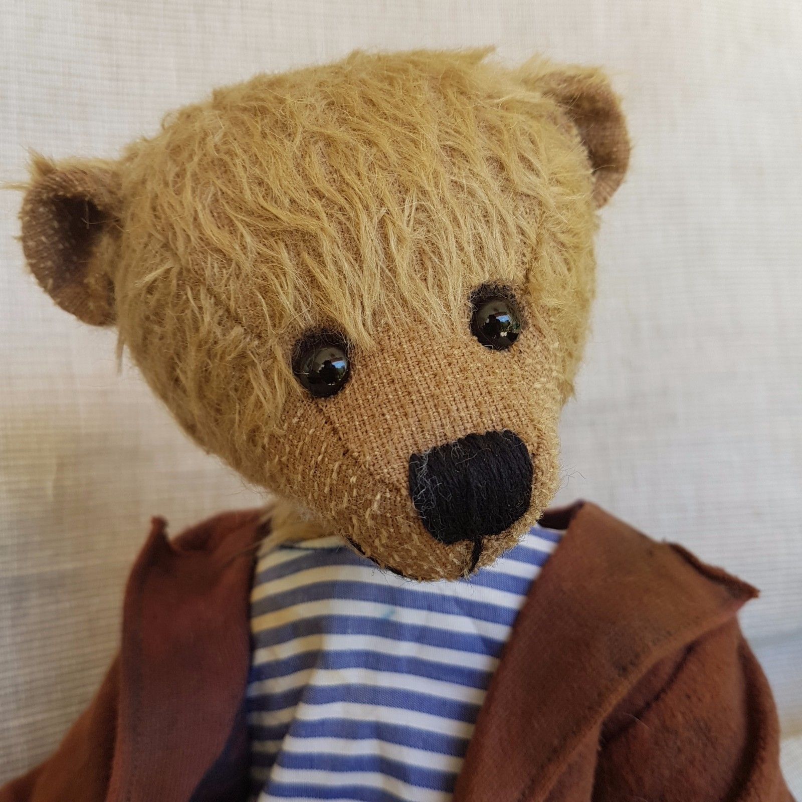 NEW: Craft Pack * LEO *, 38 cm, with Clothes * gelibären