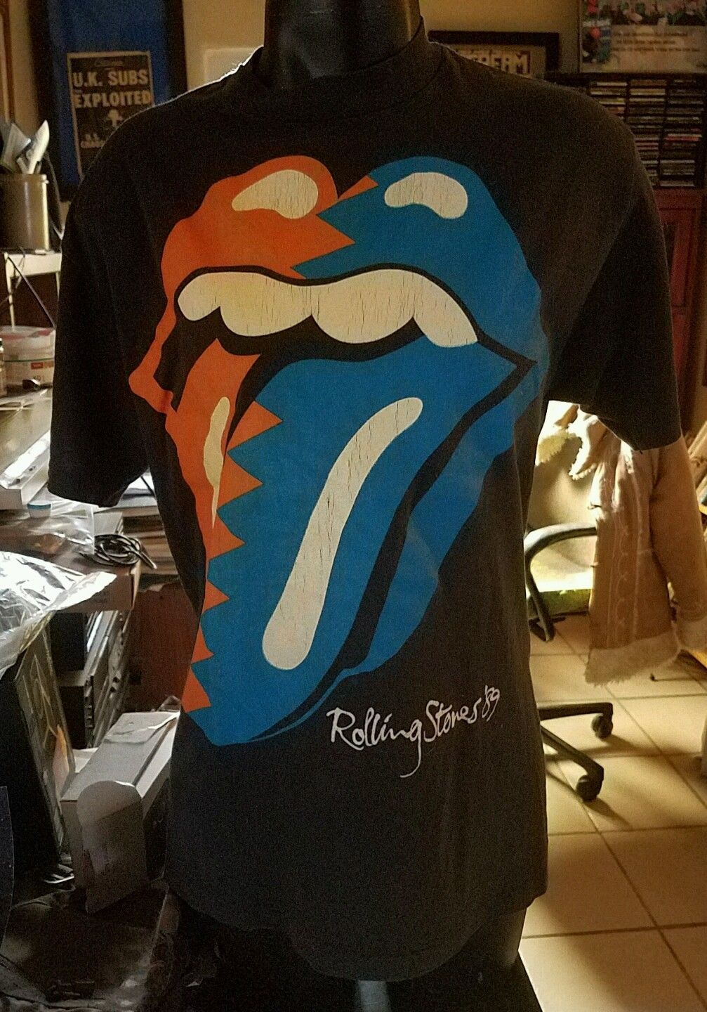 1989 VINTAGE the ROLLING STONES US TOUR CONCERT T-SHIRT PRE-OWNED LARGE  BLACK