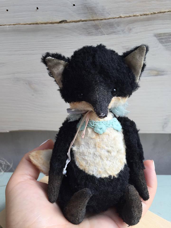 Vintage Style Fox Pattern  6 Inch