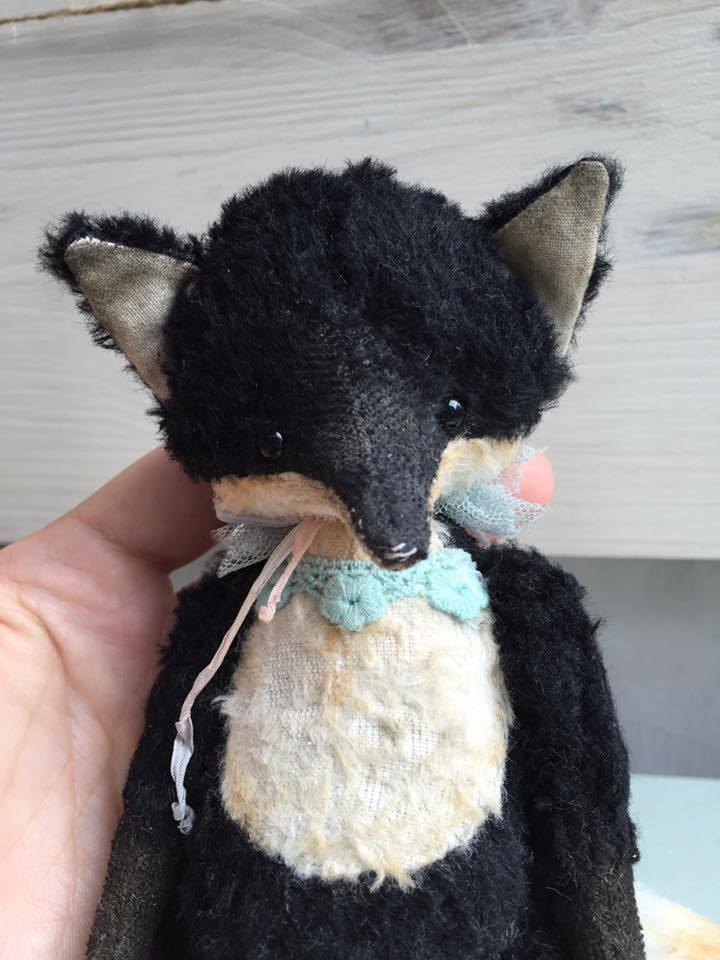 Vintage Style Fox Pattern  6 Inch