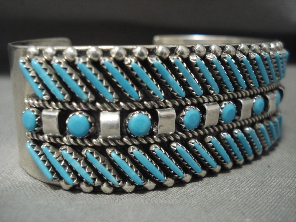 RARE VINTAGE ZUNI/ NAVAJO 'SLANTED NEEDLEPOINT TURQUOISE' SILVER BRACELET