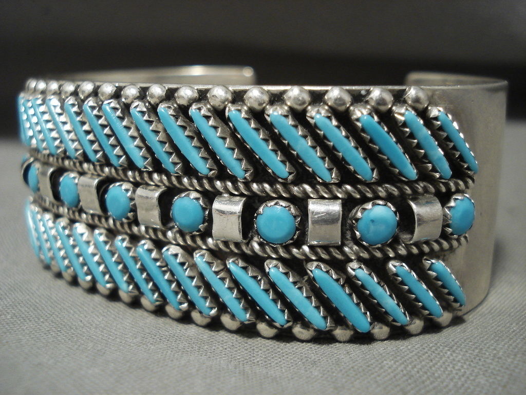 RARE VINTAGE ZUNI/ NAVAJO 'SLANTED NEEDLEPOINT TURQUOISE' SILVER BRACELET