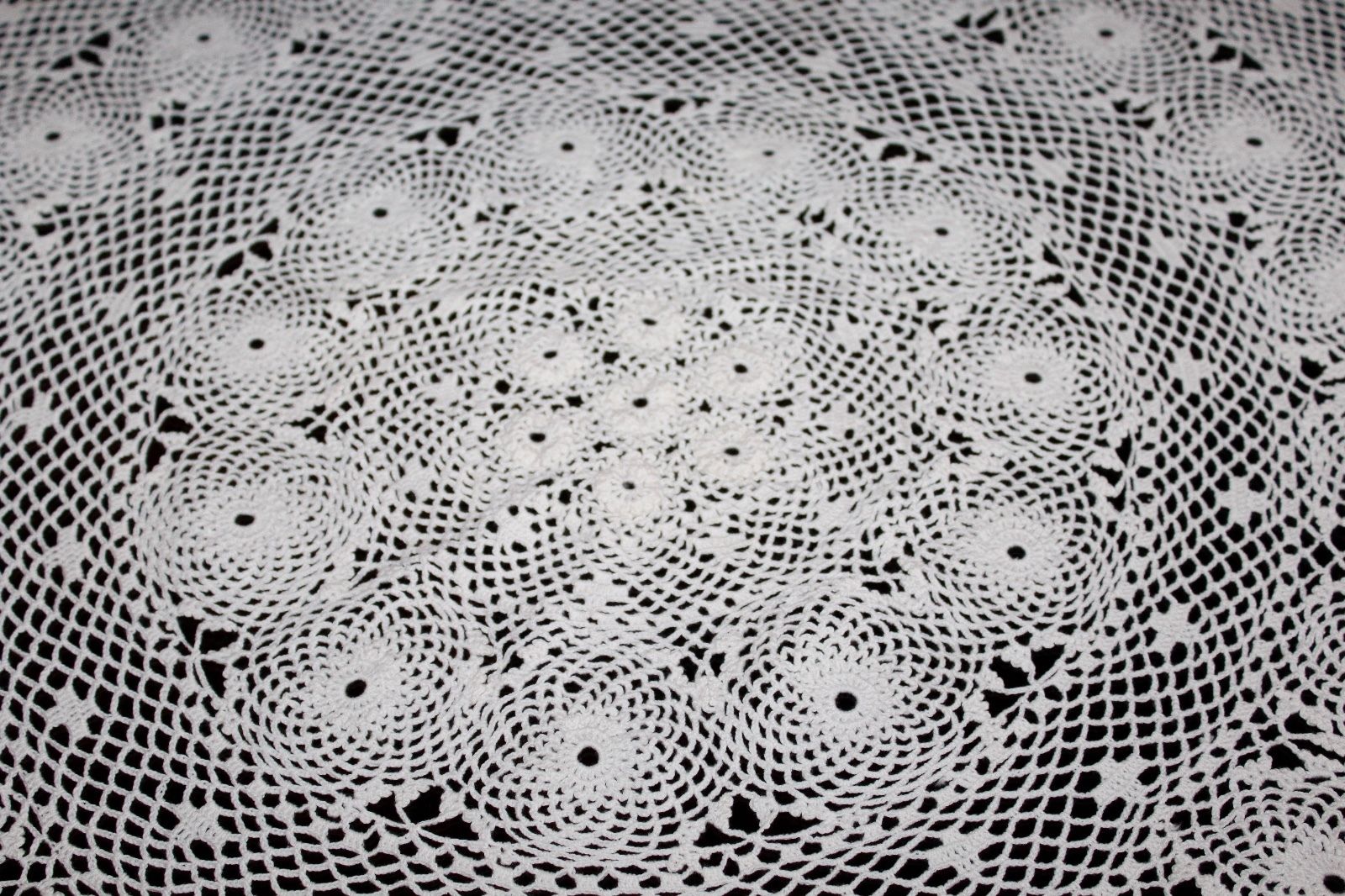 Vintage Hand Made Round Lace Crochet Cotton Tablecloth