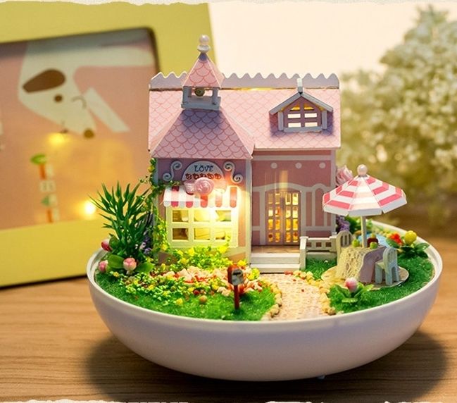 Mini glass DIY Dollhouse miniature with LED light mini house doll house