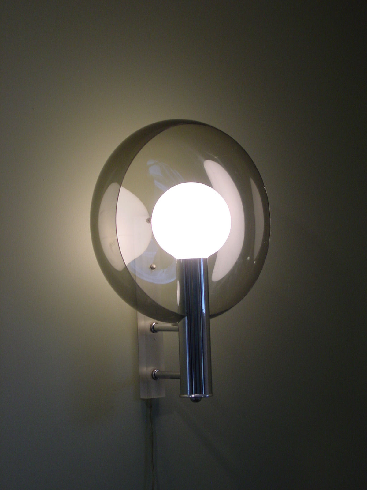 Mid Century Modern Wall Lamp Vintage Chrome Acrylic Smoke Sciolari Style Sconce