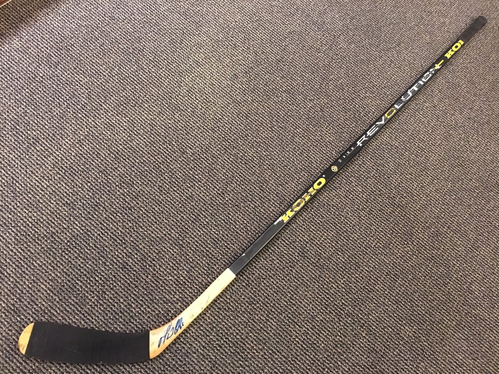 1990's MARIO LEMIEUX PITTSBURGH PENGUINS GAME USED KOHO HOCKEY STICK SIGNED