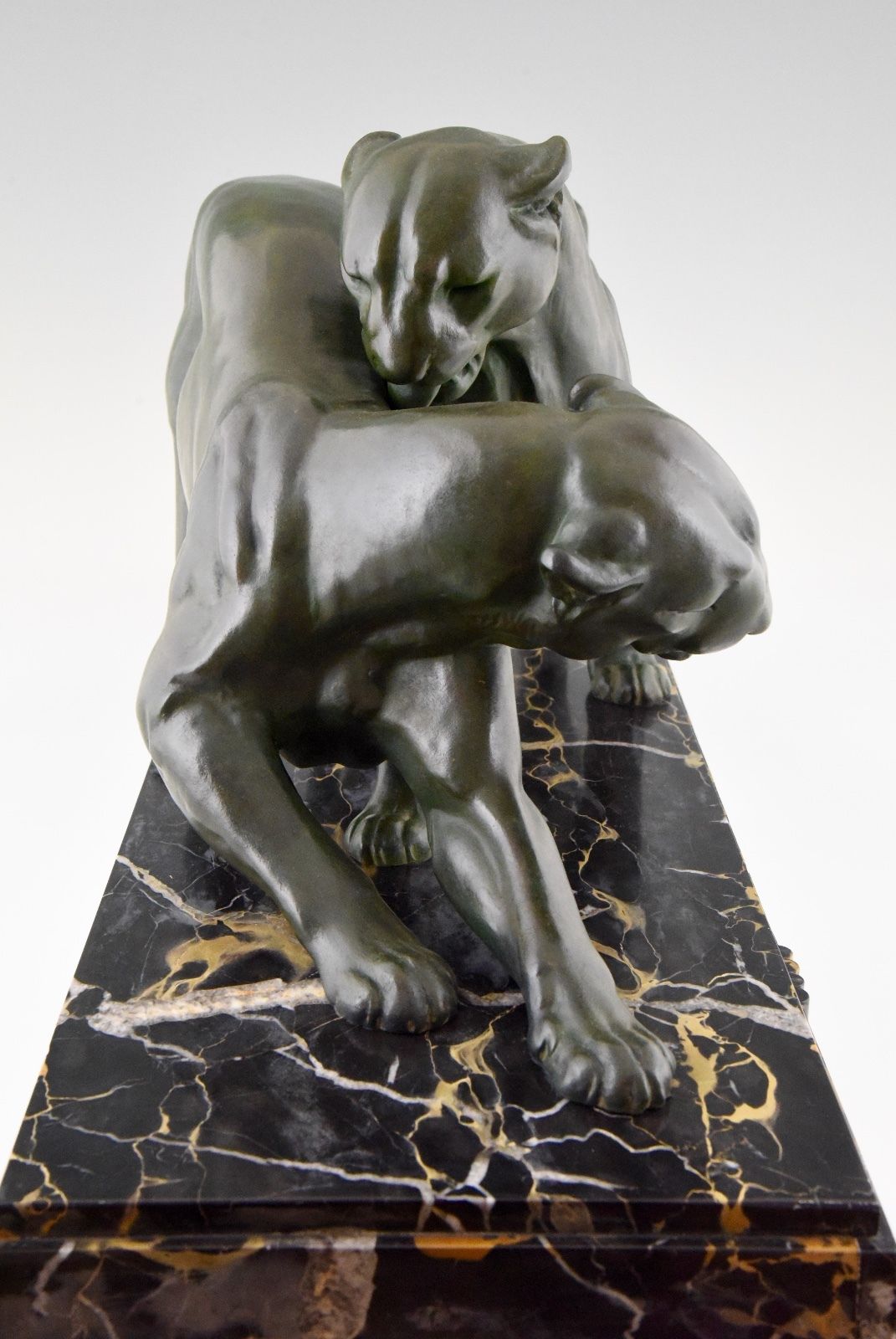 French Art Deco sculpture two panthers signed Plagnet marble base, 1930 original